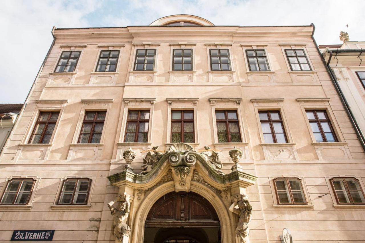 Petra Inn Apartments In Historical Palace Pressburg Exterior foto